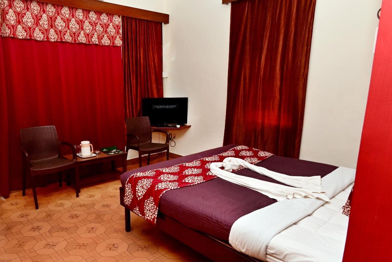 Swimsea Beach Resort, A Beach Property Panaji Zewnętrze zdjęcie