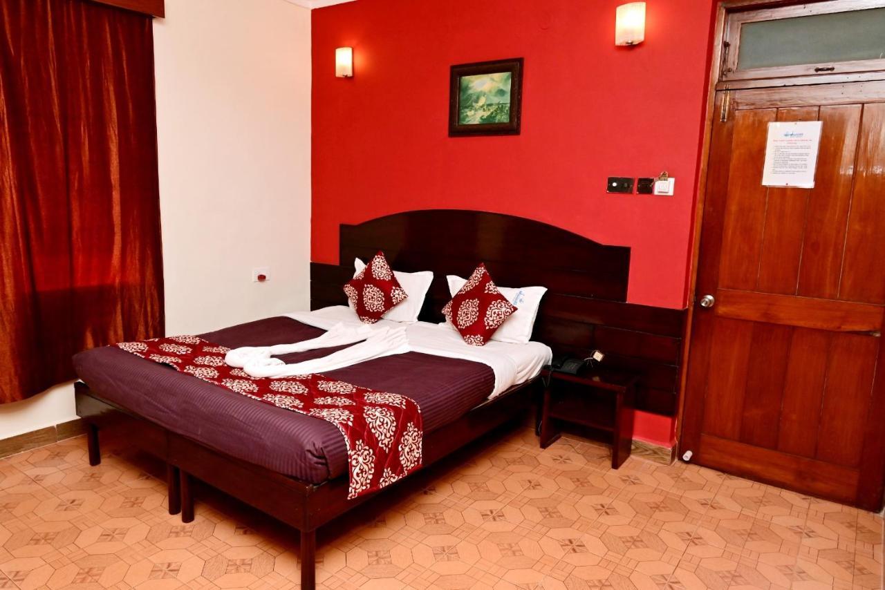 Swimsea Beach Resort, A Beach Property Panaji Zewnętrze zdjęcie